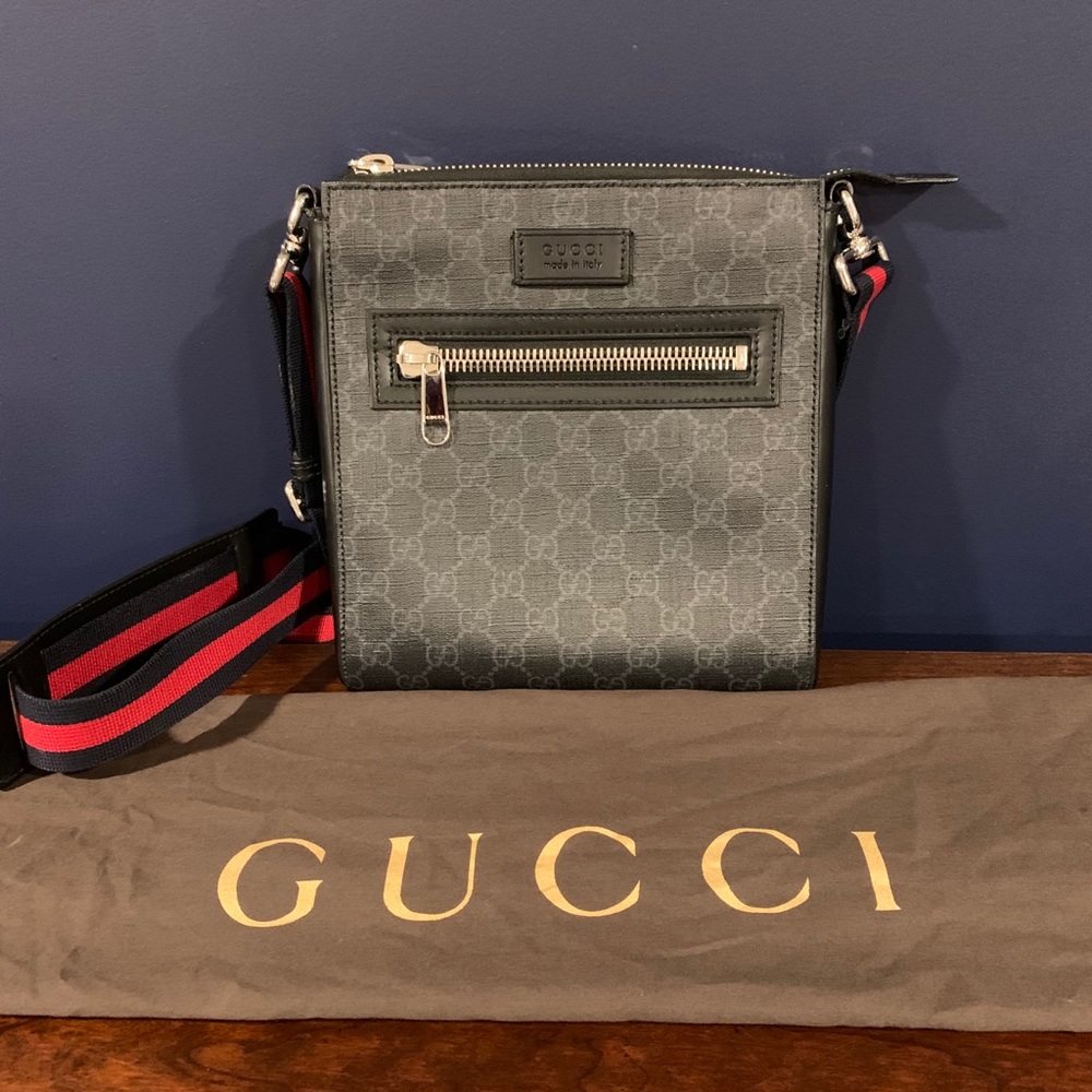 Gucci GG Black small messenger bag